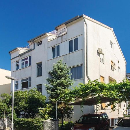 Amazing Apartment In Split With Kitchen Экстерьер фото